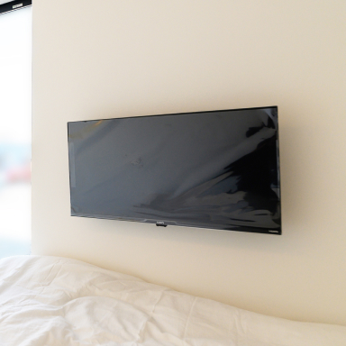 壁掛けテレビ32型