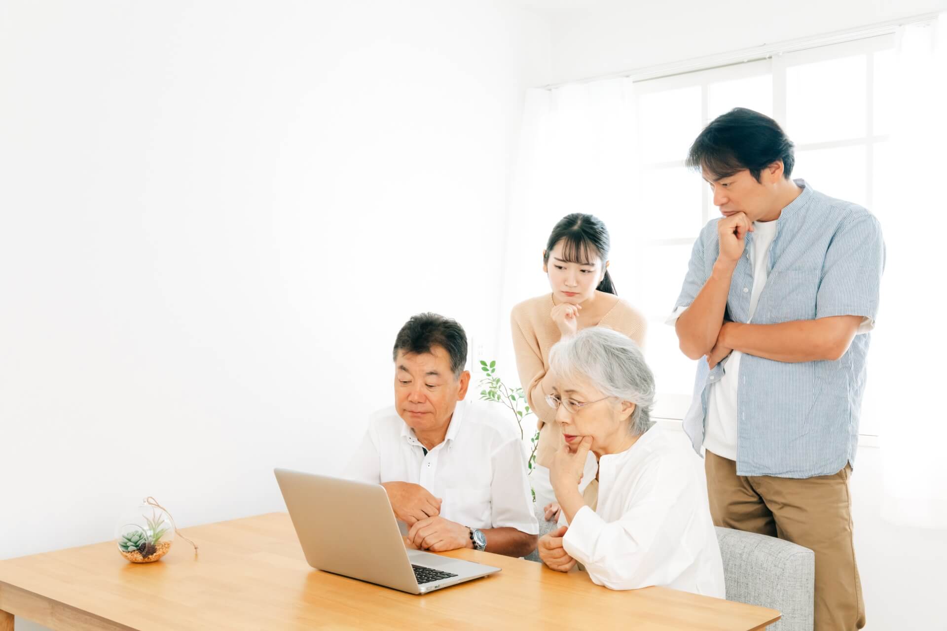 サブリースと管理委託（家賃保証会社）どちらが良いか検討する人
