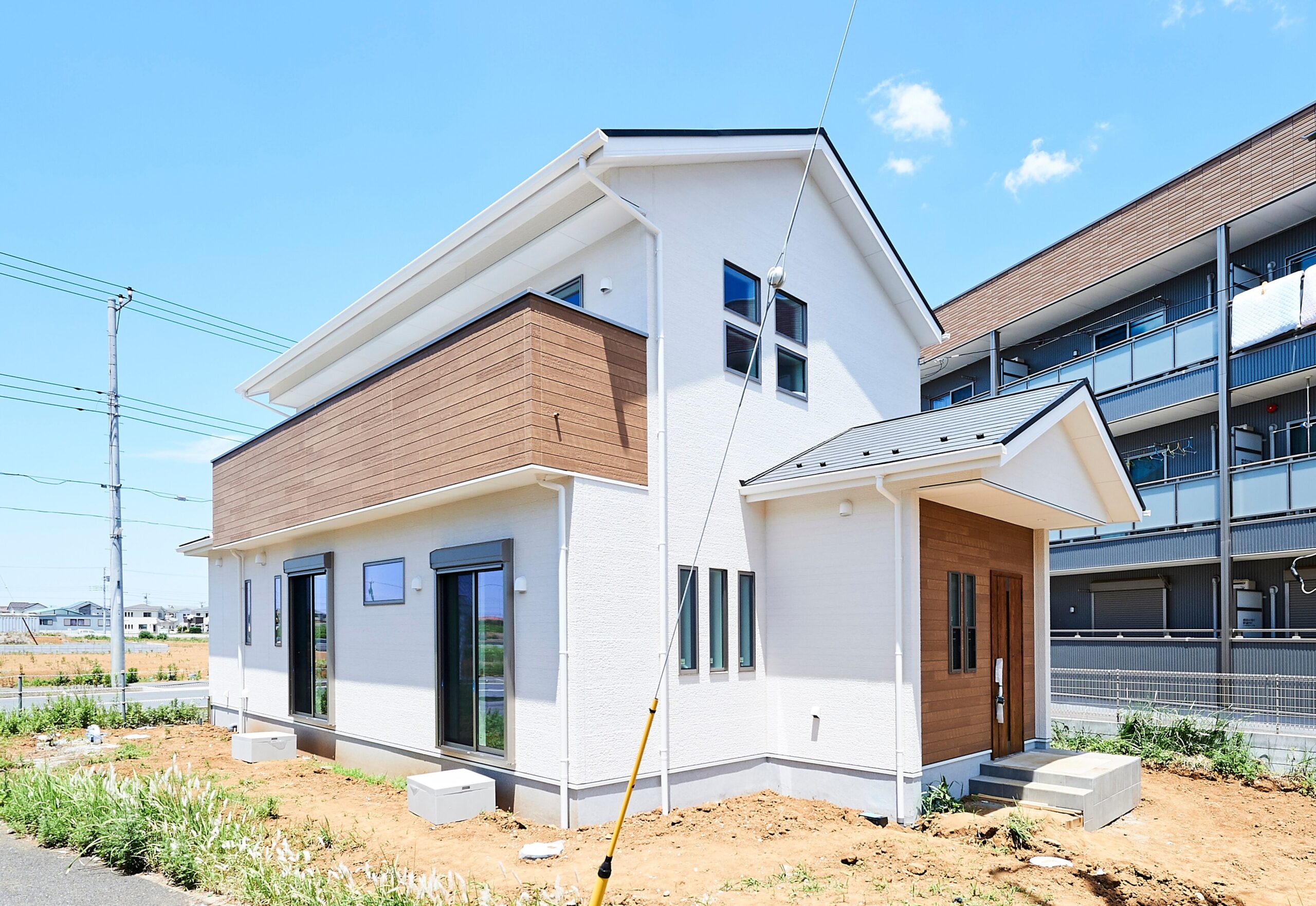 3色にまとめたおしゃれな注文住宅の外観