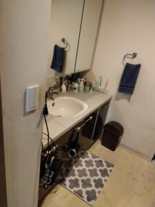 実例洗面化粧台工事前