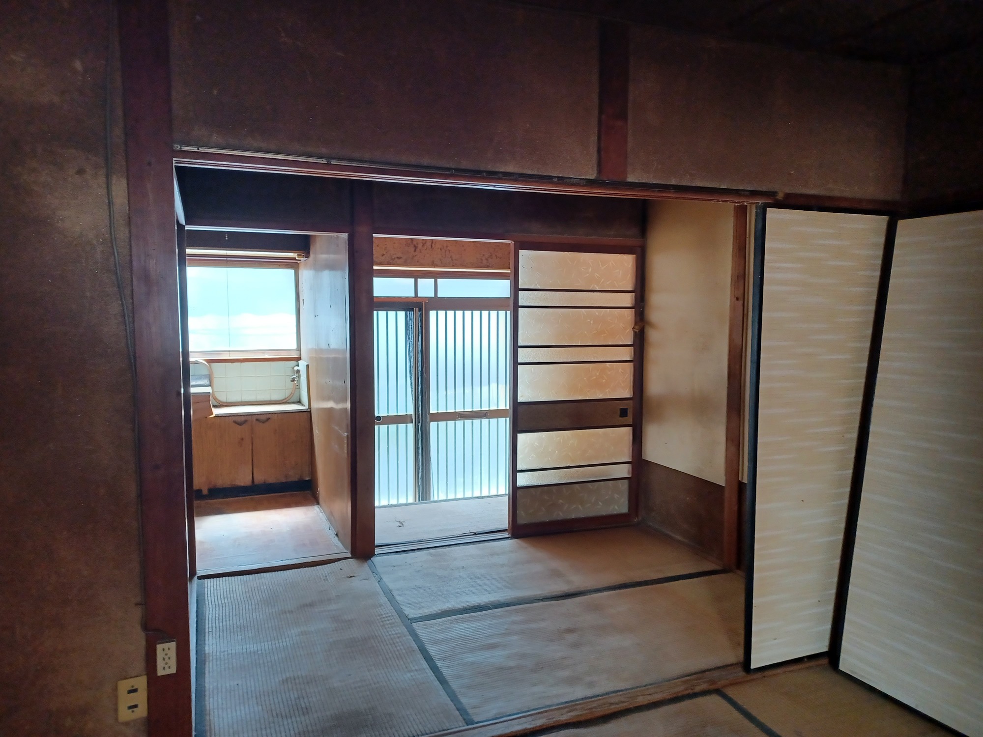 古い家の一間