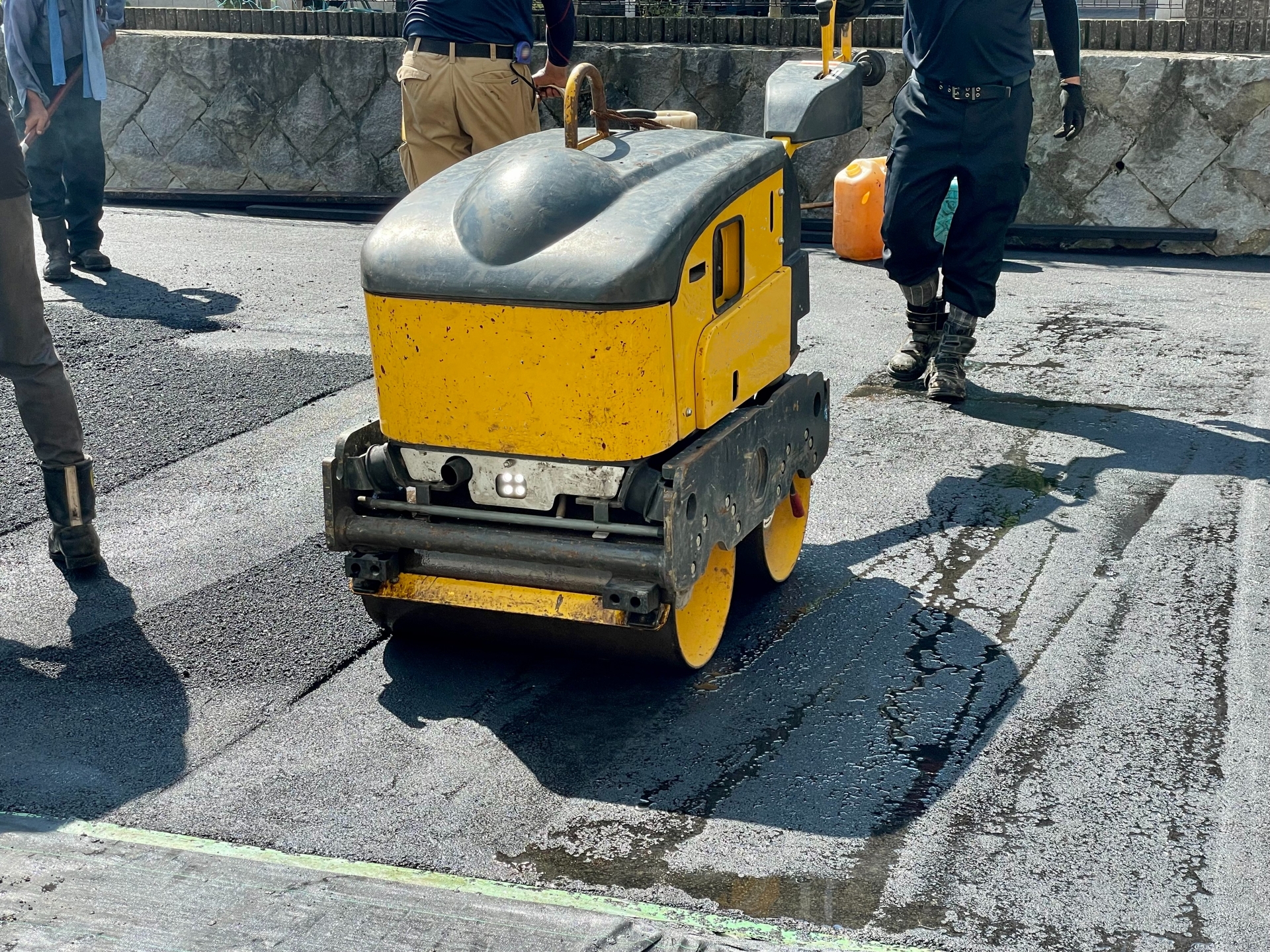 駐車場のひび割れ補修