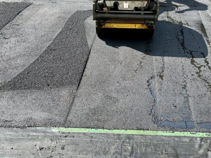 駐車場のひび割れ補修